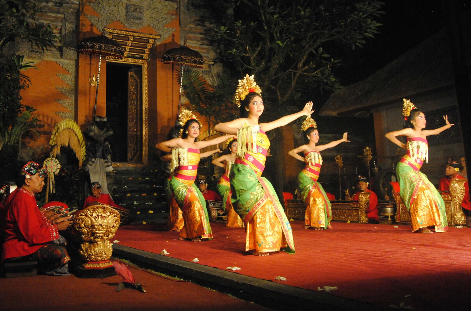 Tari Leggong