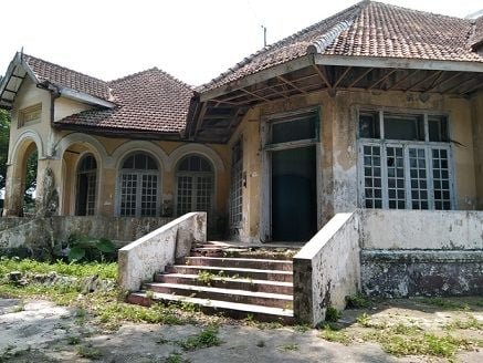 Cerita Rumah Tua