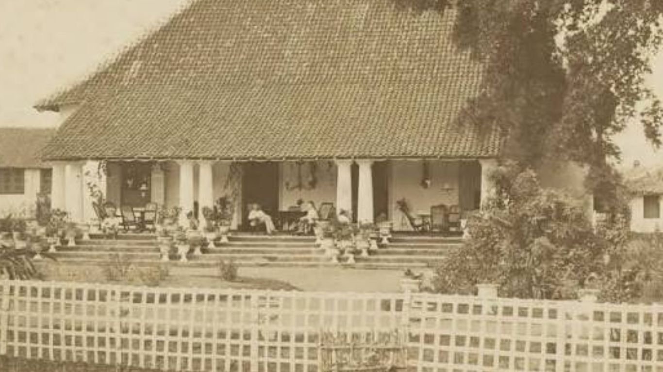 Rumah Tua Jadi Latar Utama