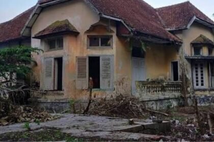 Kisah Rumah Tua