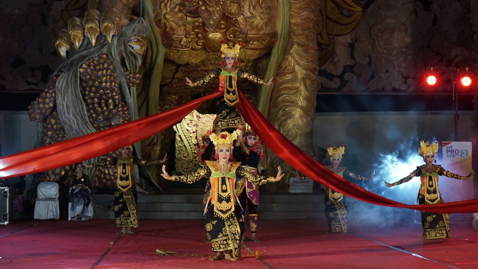 Tari Leggong